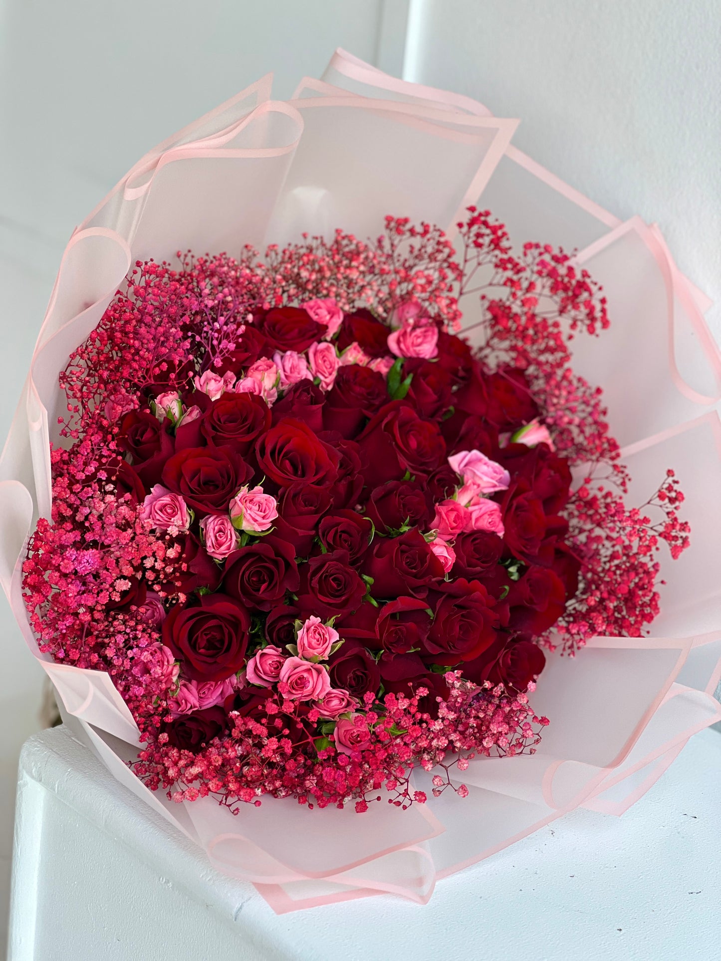 Luxe Medium Bouquet with baby's breath