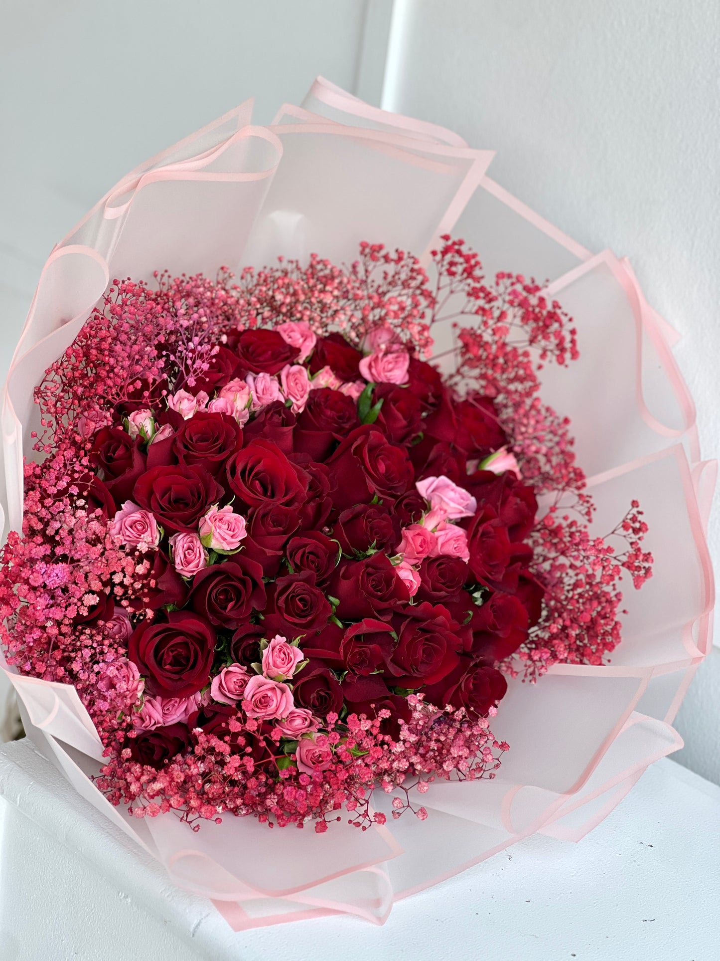 Luxe Medium Bouquet with baby's breath