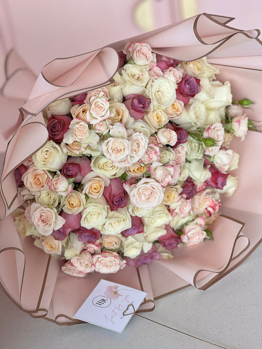 100 Luxe Roses bouquet