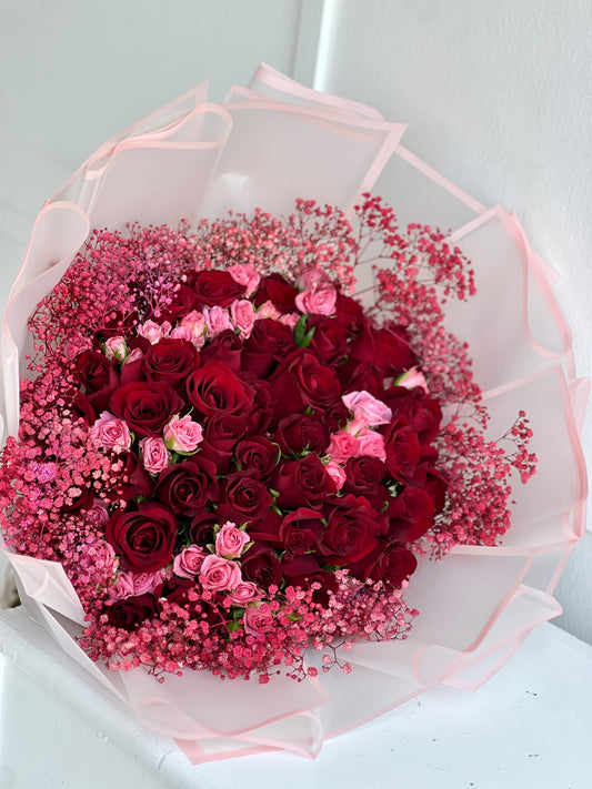 Luxe Medium Bouquet with baby's breath